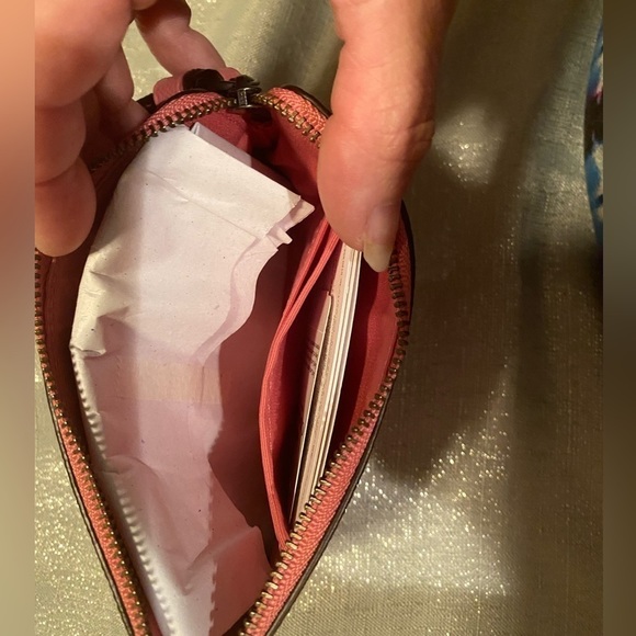 Nwt COACH MINI WRISTLET - Picture 4 of 8